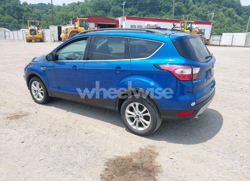 Photo 3 of 2018 Ford Escape SE (VIN 1FMCU0GD4JUD17246)