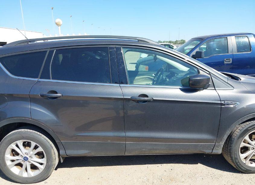 Photo 13 of 2018 Ford Escape SE (VIN 1FMCU0GD4JUD23323)