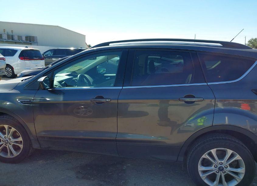 Photo 14 of 2018 Ford Escape SE (VIN 1FMCU0GD4JUD23323)