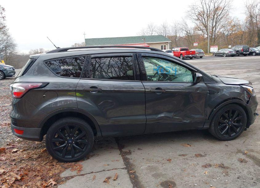 Photo 14 of 2018 Ford Escape SE (VIN 1FMCU0GD4JUD42194)