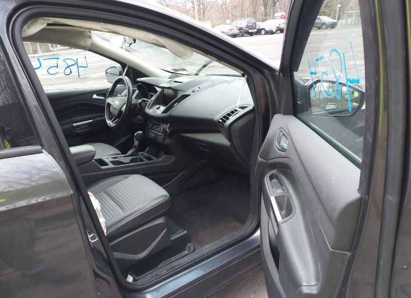 Photo 5 of 2018 Ford Escape SE (VIN 1FMCU0GD4JUD42194)