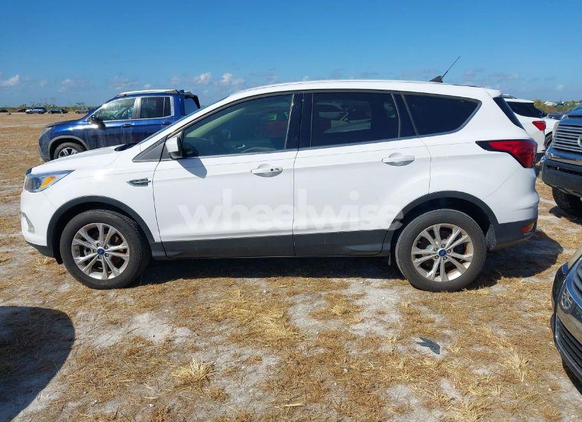 Photo 14 of 2019 Ford Escape SE (VIN 1FMCU0GD4KUA12489)