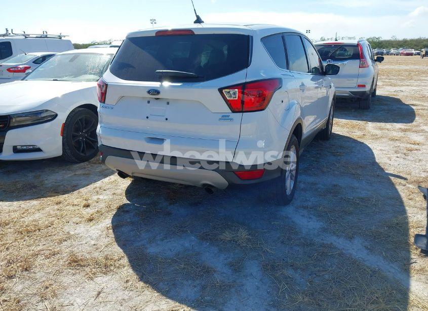 Photo 4 of 2019 Ford Escape SE (VIN 1FMCU0GD4KUA12489)