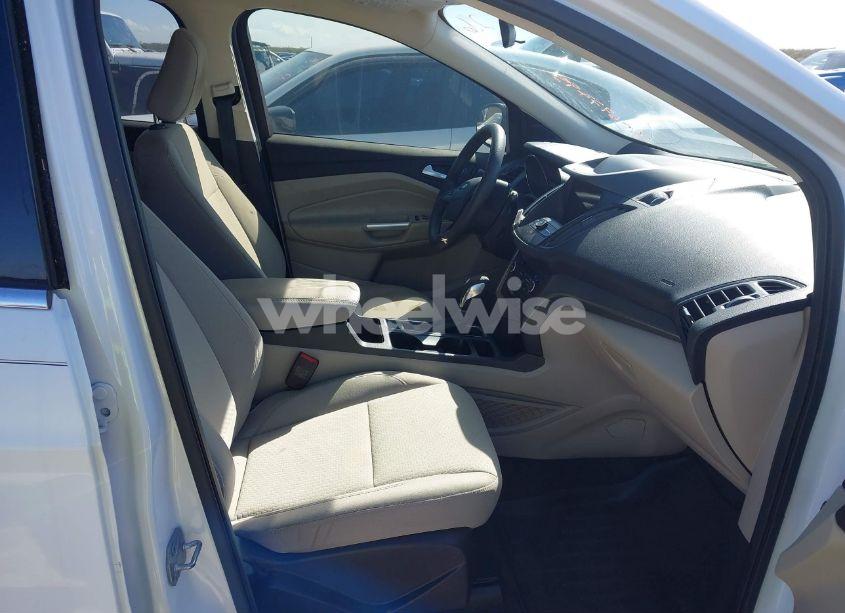 Photo 5 of 2019 Ford Escape SE (VIN 1FMCU0GD4KUA12489)
