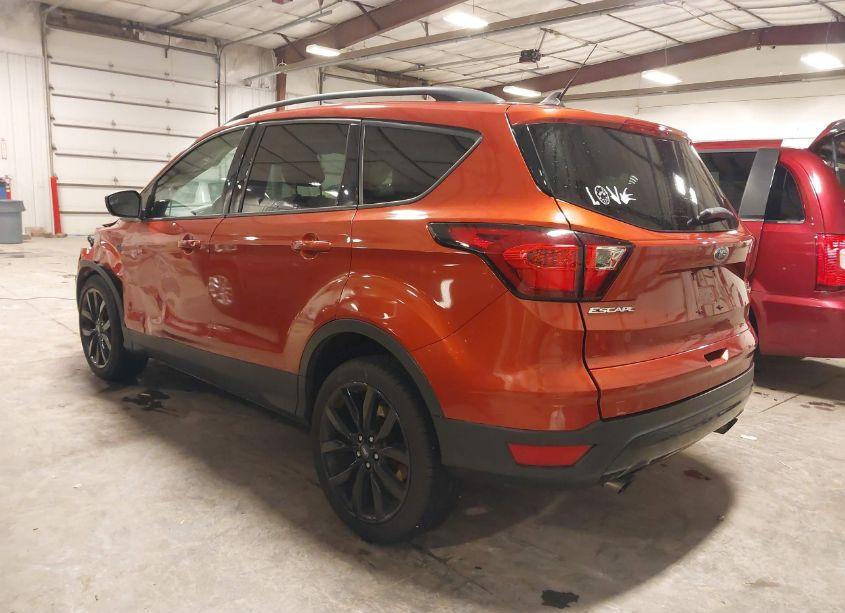 Photo 3 of 2019 Ford Escape SE (VIN 1FMCU0GD4KUA13495)