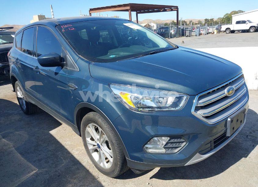 2019 Ford Escape SE (VIN 1FMCU0GD4KUA63989) main photo