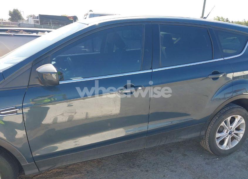 Photo 15 of 2019 Ford Escape SE (VIN 1FMCU0GD4KUA63989)