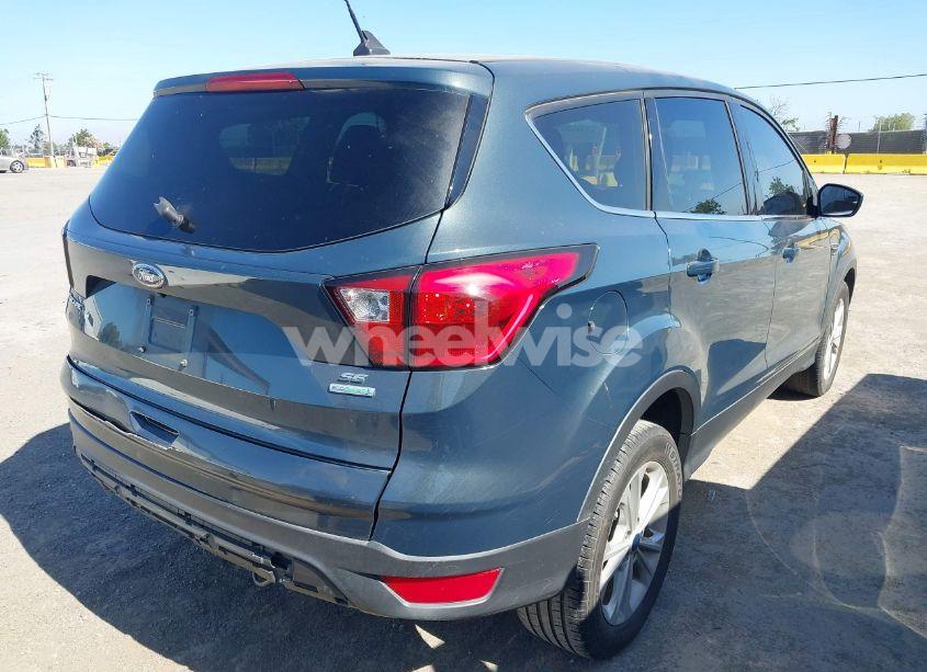 Photo 4 of 2019 Ford Escape SE (VIN 1FMCU0GD4KUA63989)