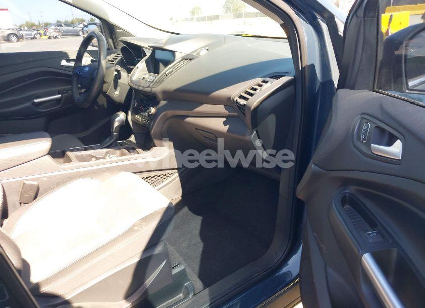 Photo 5 of 2019 Ford Escape SE (VIN 1FMCU0GD4KUA63989)