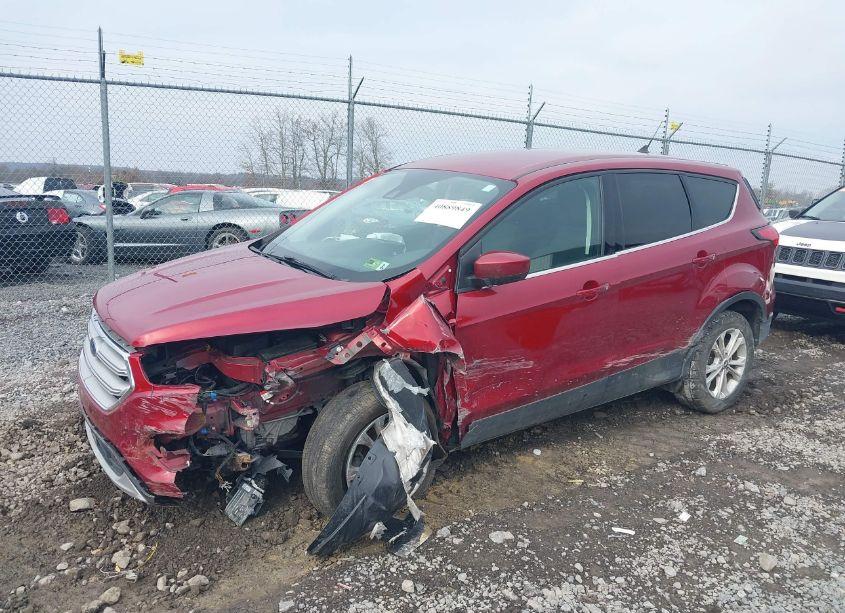 Photo 2 of 2019 Ford Escape SE (VIN 1FMCU0GD4KUA89900)