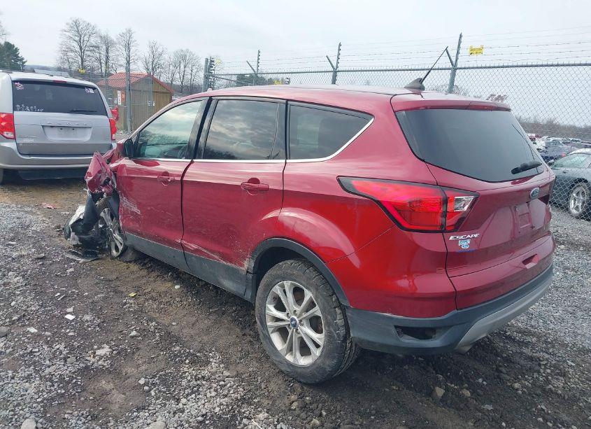 Photo 3 of 2019 Ford Escape SE (VIN 1FMCU0GD4KUA89900)