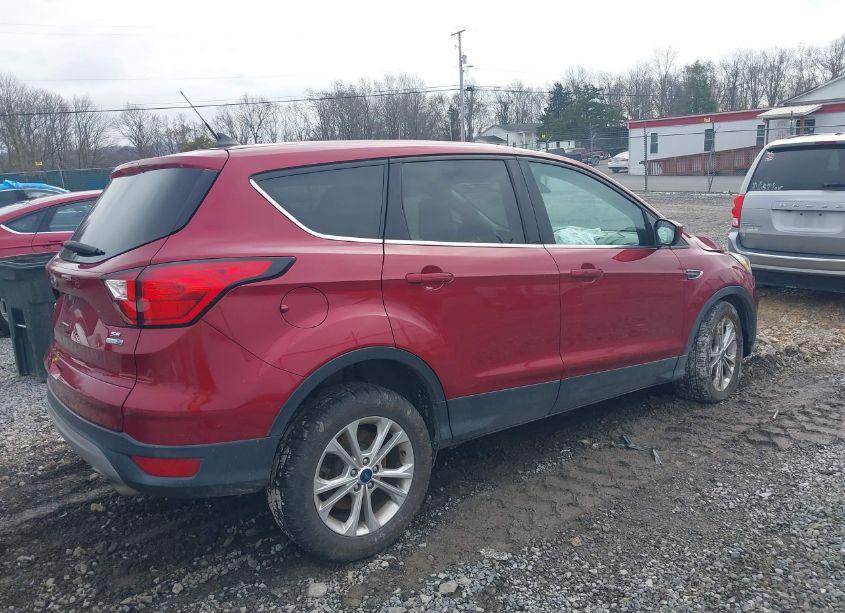 Photo 4 of 2019 Ford Escape SE (VIN 1FMCU0GD4KUA89900)