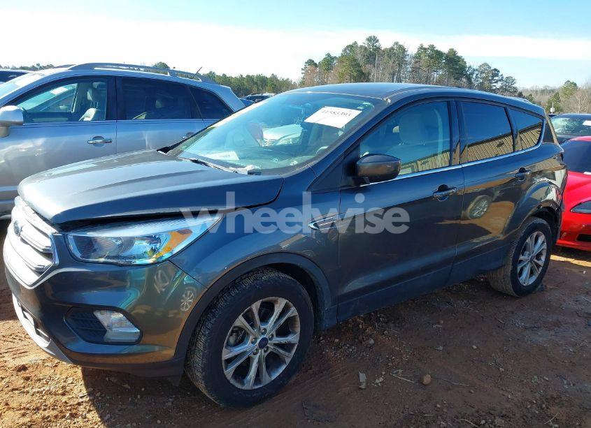 Photo 15 of 2019 Ford Escape SE (VIN 1FMCU0GD4KUB20403)