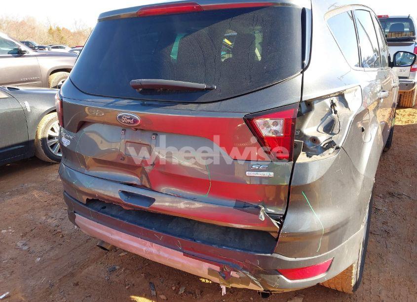 Photo 6 of 2019 Ford Escape SE (VIN 1FMCU0GD4KUB20403)