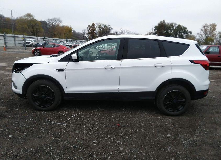 Photo 15 of 2019 Ford Escape SE (VIN 1FMCU0GD4KUB65017)