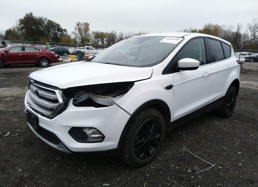 Photo 2 of 2019 Ford Escape SE (VIN 1FMCU0GD4KUB65017)