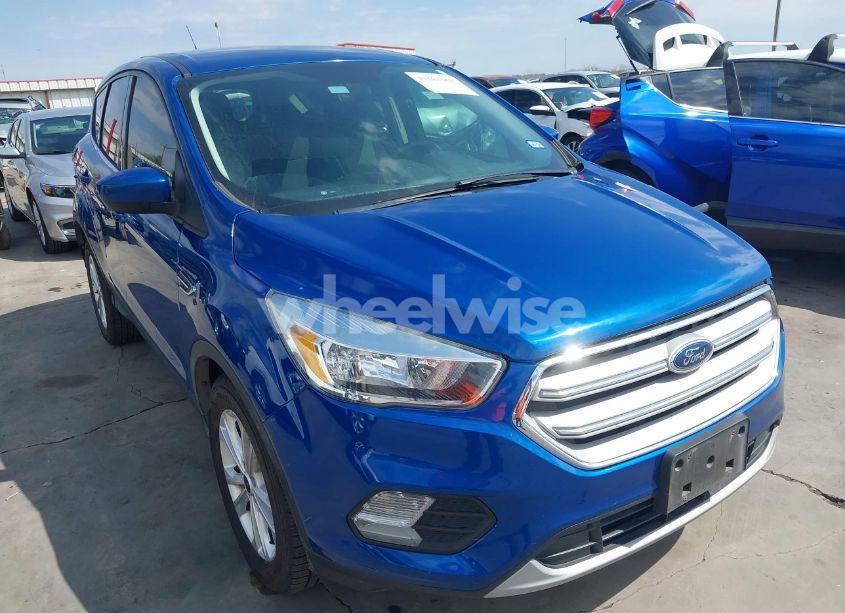 2019 Ford Escape SE (VIN 1FMCU0GD4KUB77720) main photo