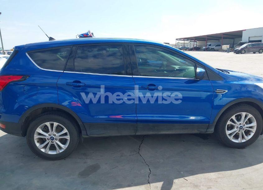 Photo 13 of 2019 Ford Escape SE (VIN 1FMCU0GD4KUB77720)
