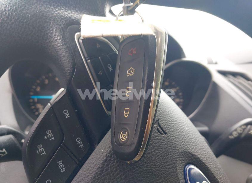 Photo 11 of 2019 Ford Escape SE (VIN 1FMCU0GD4KUB95005)