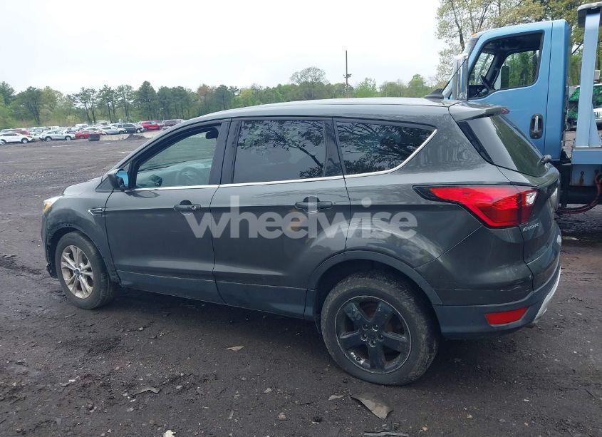 Photo 14 of 2019 Ford Escape SE (VIN 1FMCU0GD4KUB95005)