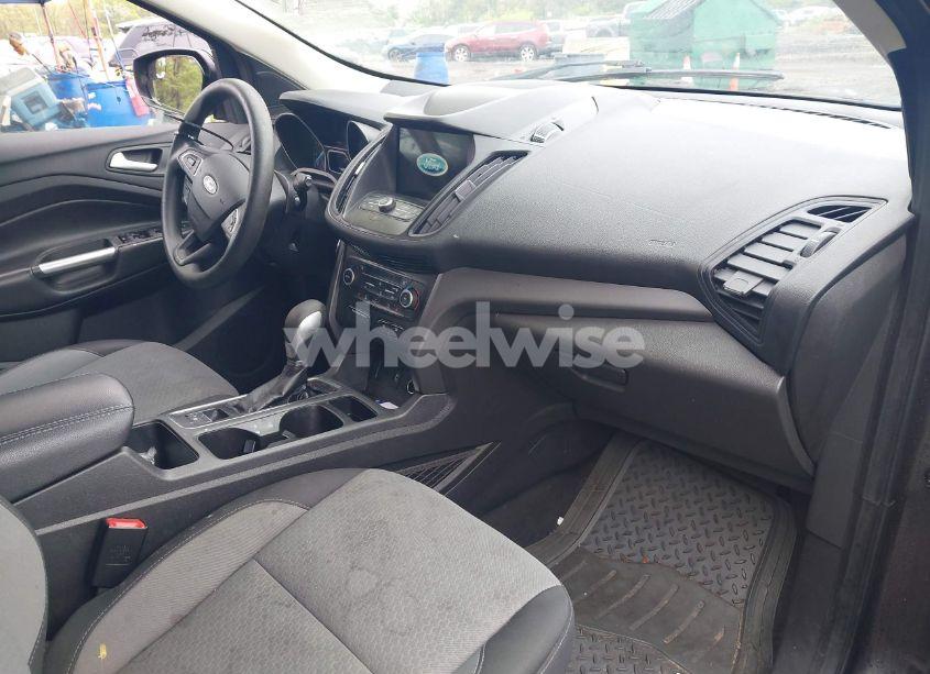 Photo 5 of 2019 Ford Escape SE (VIN 1FMCU0GD4KUB95005)