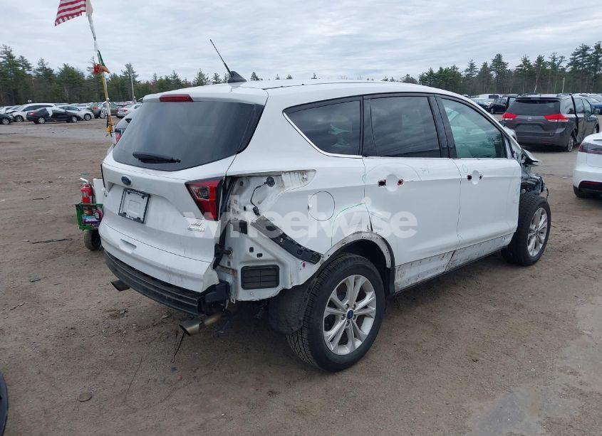Photo 4 of 2019 Ford Escape SE (VIN 1FMCU0GD4KUC35521)