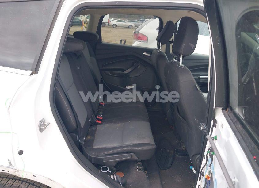 Photo 8 of 2019 Ford Escape SE (VIN 1FMCU0GD4KUC35521)