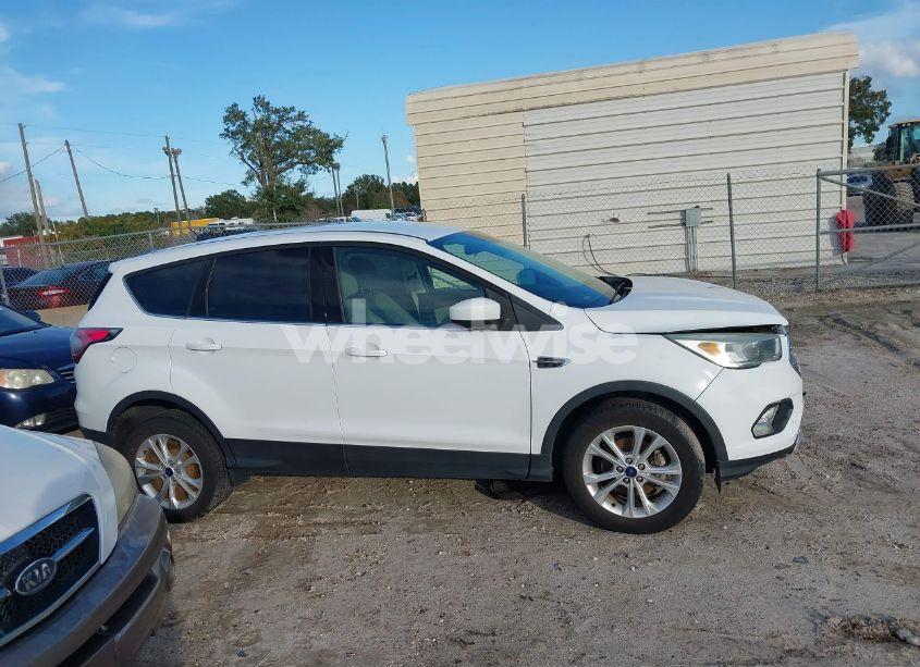 Photo 13 of 2017 Ford Escape SE (VIN 1FMCU0GD5HUA19671)