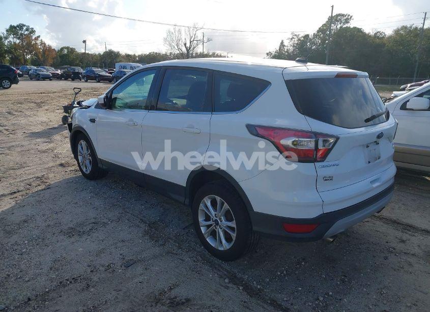 Photo 3 of 2017 Ford Escape SE (VIN 1FMCU0GD5HUA19671)
