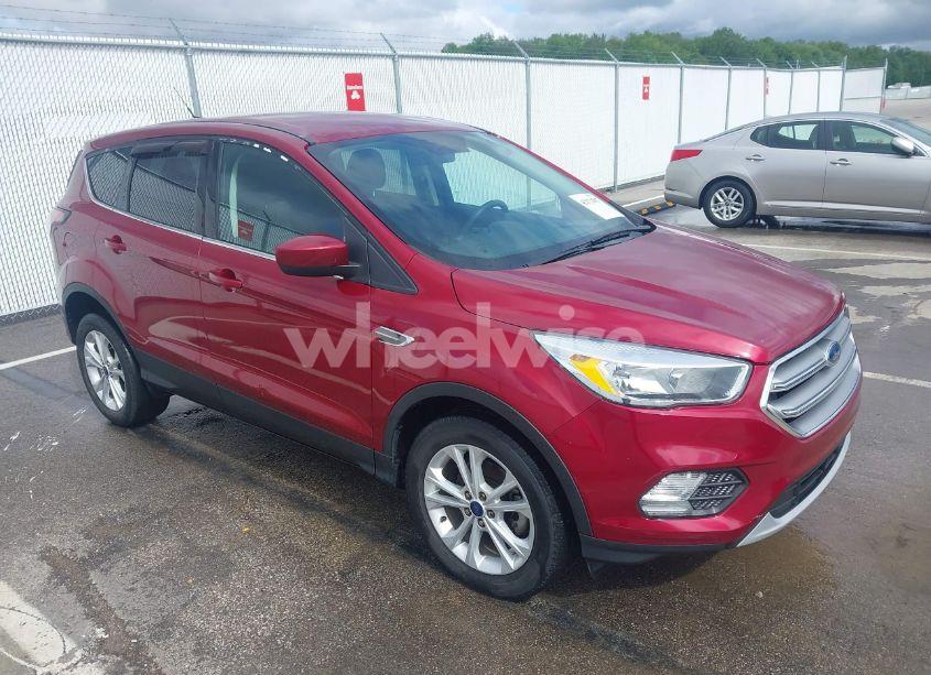 2017 Ford Escape SE (VIN 1FMCU0GD5HUA37443) main photo