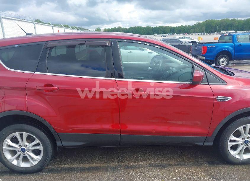 Photo 13 of 2017 Ford Escape SE (VIN 1FMCU0GD5HUA37443)