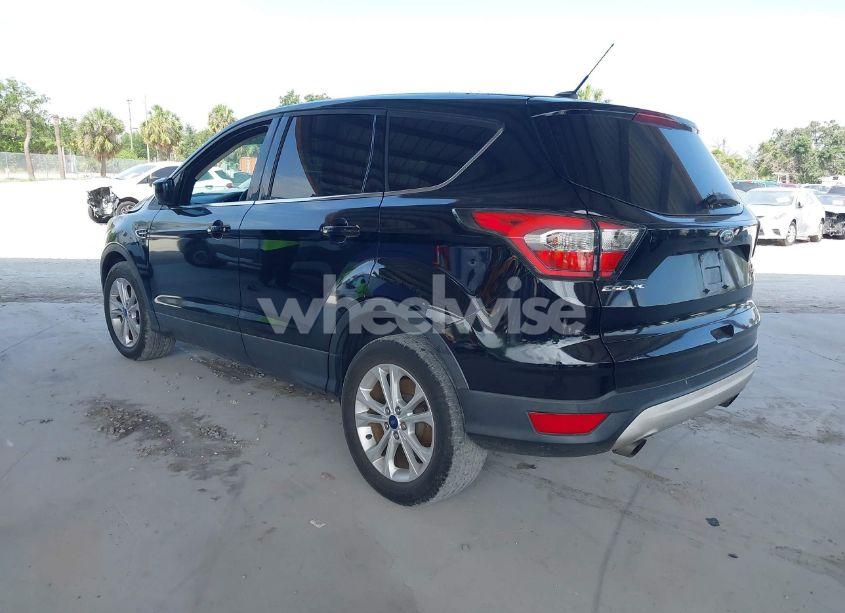 Photo 3 of 2017 Ford Escape SE (VIN 1FMCU0GD5HUA58132)