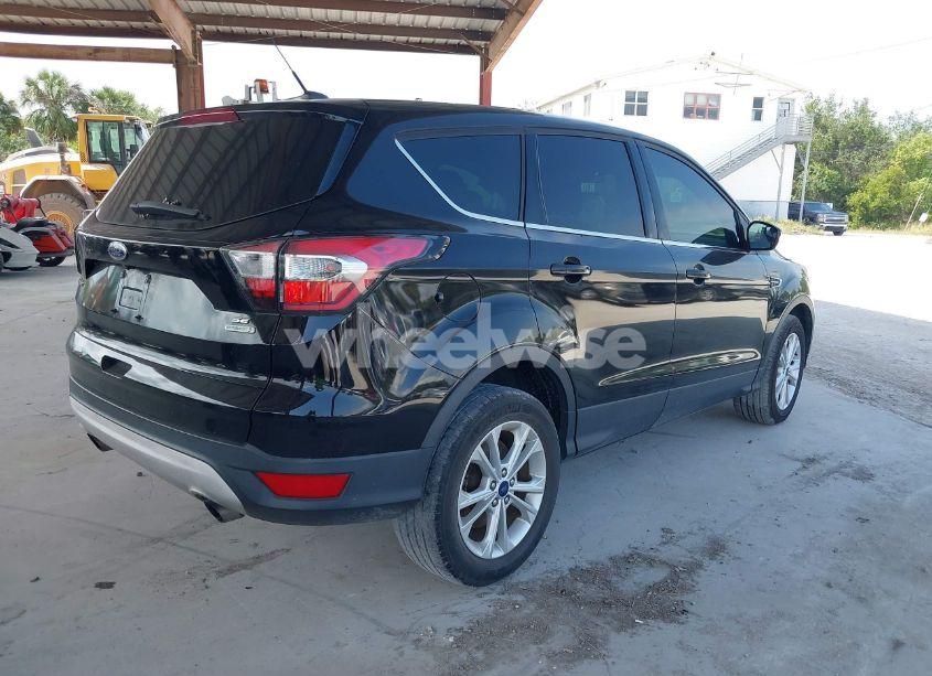 Photo 4 of 2017 Ford Escape SE (VIN 1FMCU0GD5HUA58132)