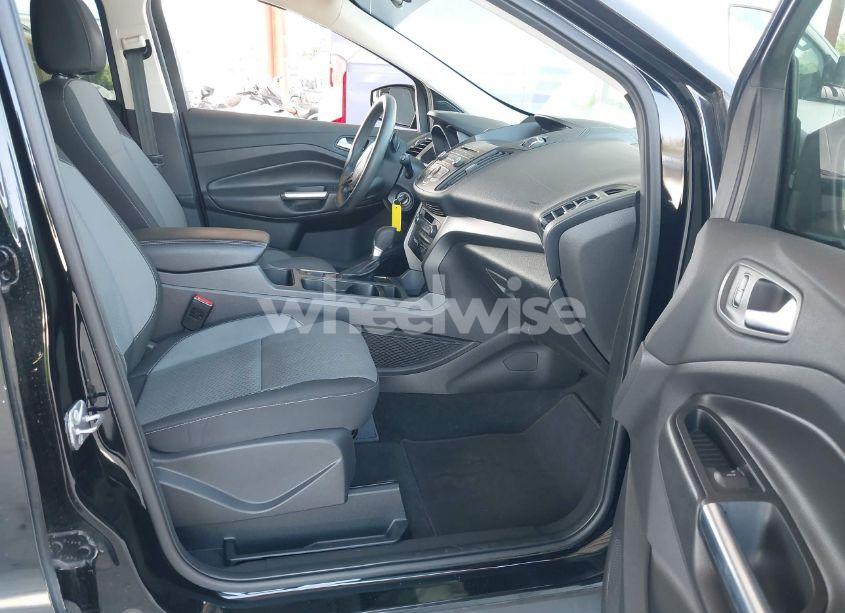 Photo 5 of 2017 Ford Escape SE (VIN 1FMCU0GD5HUA58132)