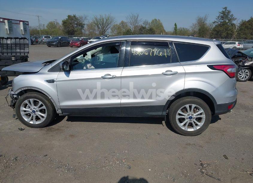 Photo 15 of 2017 Ford Escape SE (VIN 1FMCU0GD5HUA58342)
