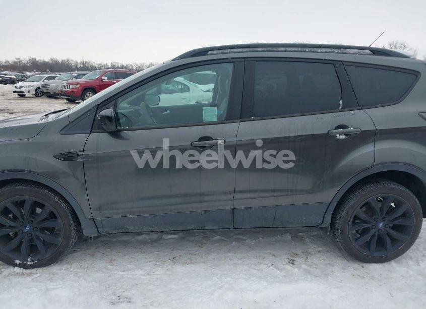 Photo 14 of 2017 Ford Escape SE (VIN 1FMCU0GD5HUA94760)