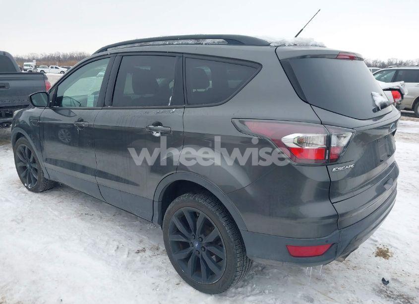 Photo 3 of 2017 Ford Escape SE (VIN 1FMCU0GD5HUA94760)