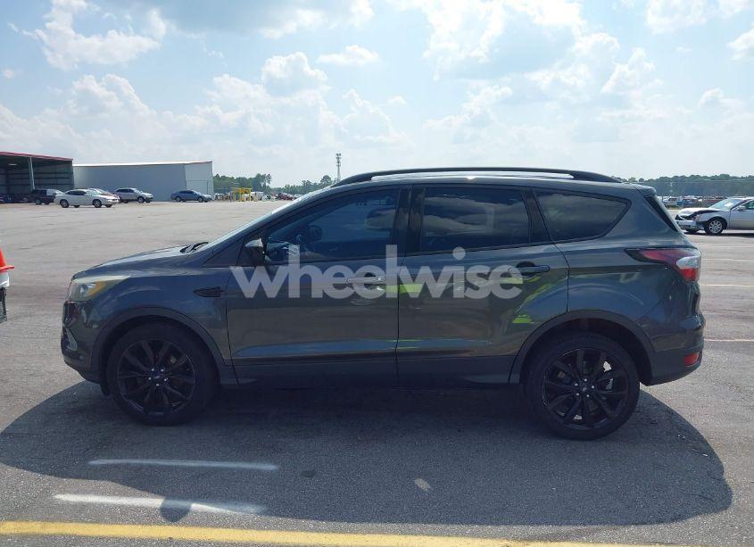 Photo 14 of 2017 Ford Escape SE (VIN 1FMCU0GD5HUB00721)