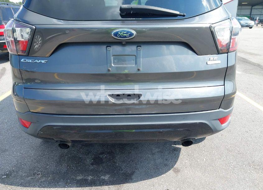 Photo 17 of 2017 Ford Escape SE (VIN 1FMCU0GD5HUB00721)