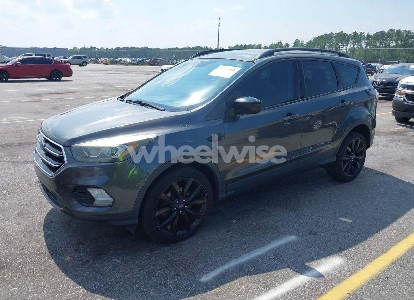 Photo 2 of 2017 Ford Escape SE (VIN 1FMCU0GD5HUB00721)