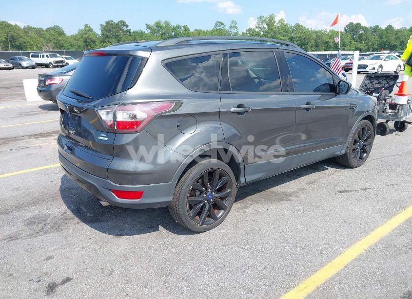Photo 4 of 2017 Ford Escape SE (VIN 1FMCU0GD5HUB00721)