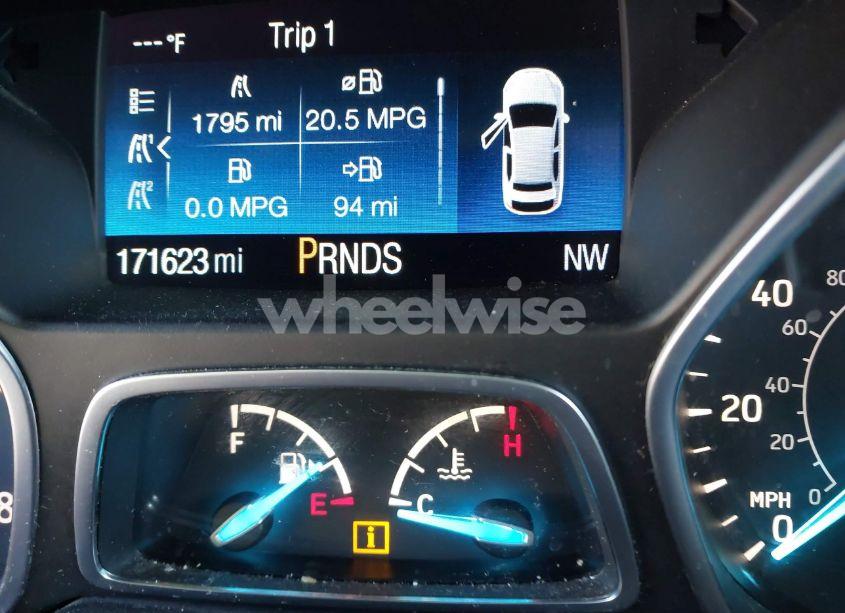 Photo 16 of 2017 Ford Escape SE (VIN 1FMCU0GD5HUB35744)