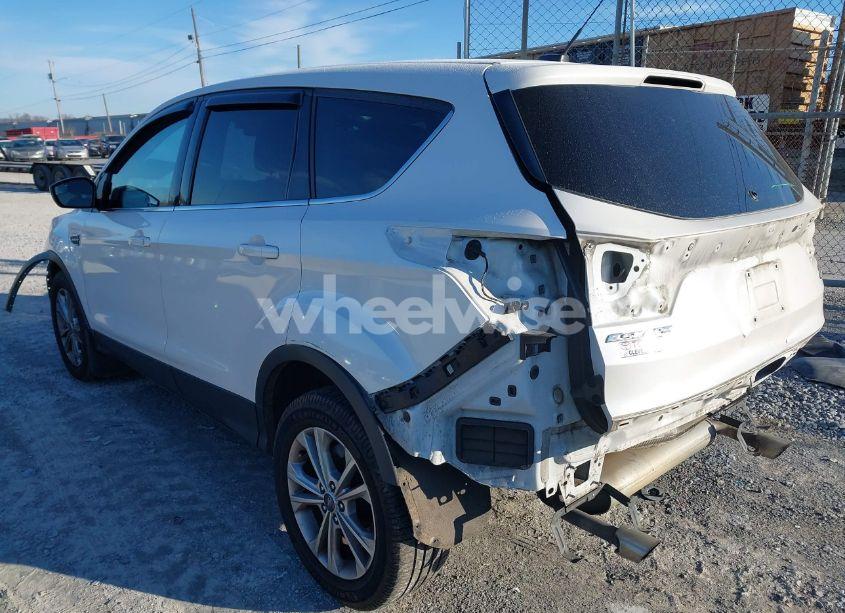 Photo 3 of 2017 Ford Escape SE (VIN 1FMCU0GD5HUB35744)