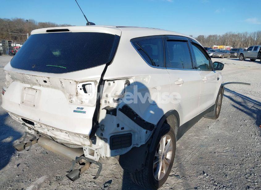 Photo 4 of 2017 Ford Escape SE (VIN 1FMCU0GD5HUB35744)