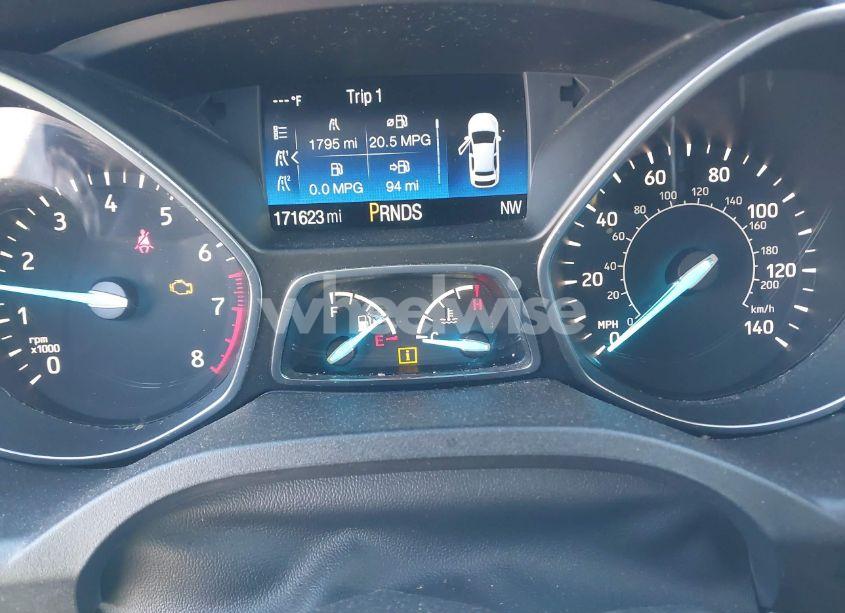 Photo 7 of 2017 Ford Escape SE (VIN 1FMCU0GD5HUB35744)