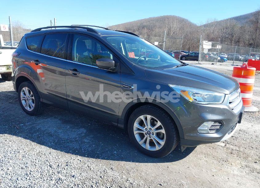 2017 Ford Escape SE (VIN 1FMCU0GD5HUB57288) main photo