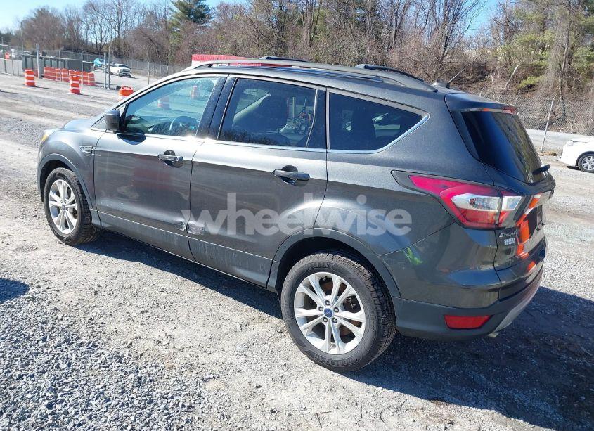 Photo 3 of 2017 Ford Escape SE (VIN 1FMCU0GD5HUB57288)