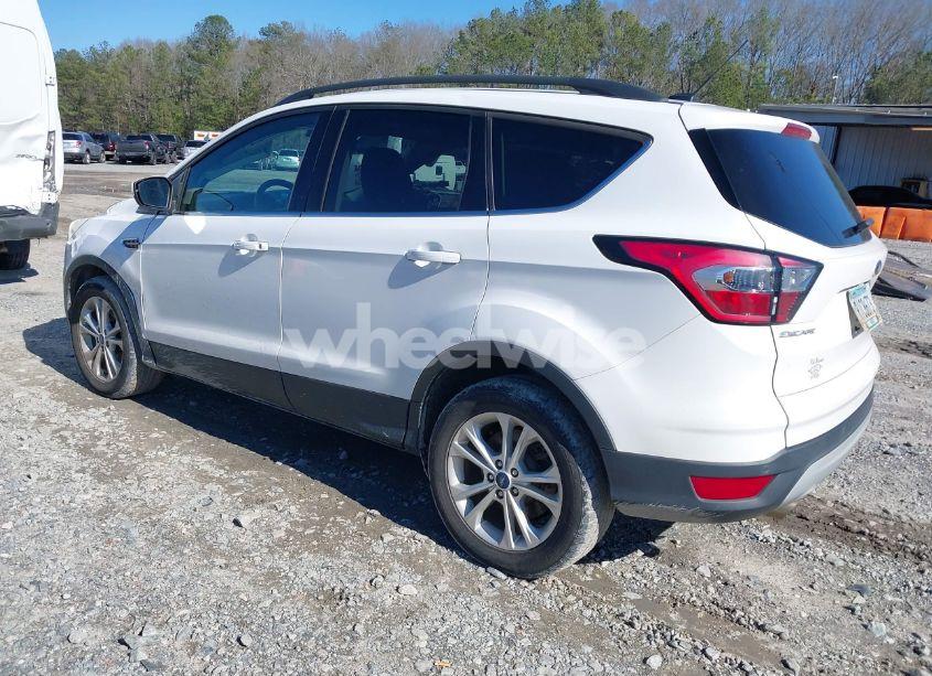 Photo 3 of 2017 Ford Escape SE (VIN 1FMCU0GD5HUB96432)