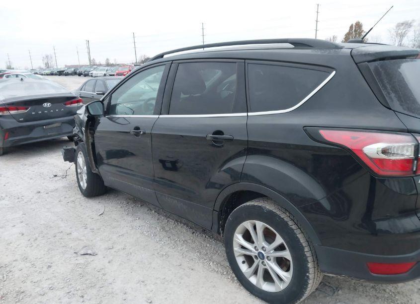 Photo 15 of 2017 Ford Escape SE (VIN 1FMCU0GD5HUC35729)