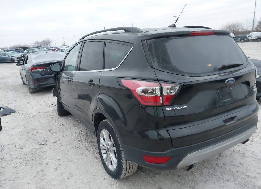 Photo 3 of 2017 Ford Escape SE (VIN 1FMCU0GD5HUC35729)